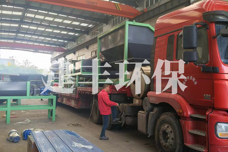 建豐環(huán)保智能有機(jī)肥生產(chǎn)線批量啟程！全國(guó)物流網(wǎng)絡(luò)助力綠色農(nóng)業(yè)提速